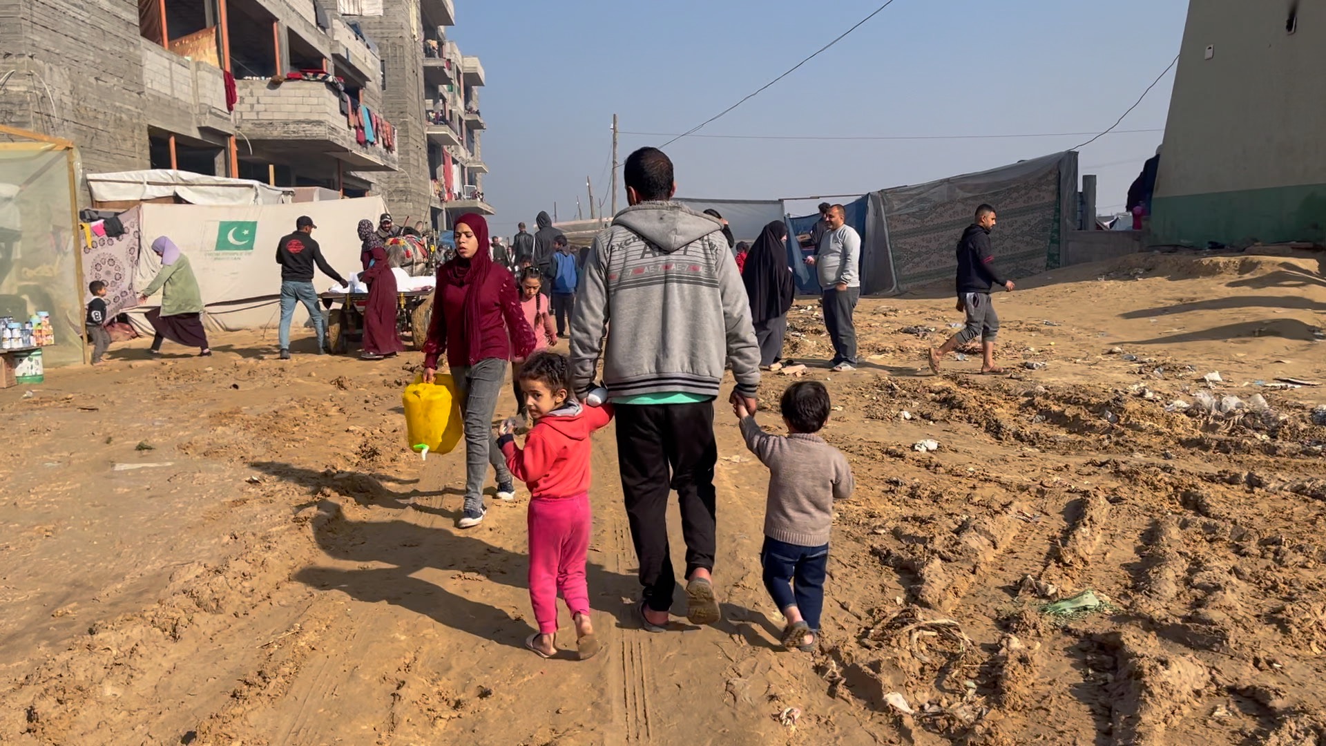 IDPs Rafah-19.12.23-water3.jpg